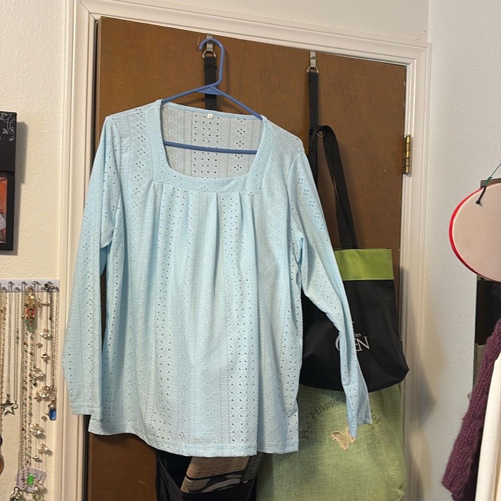 Women’s shirt